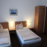 Am Heusteig بيت ضيافة شتوتغارت