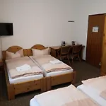 Am Heusteig بيت ضيافة شتوتغارت